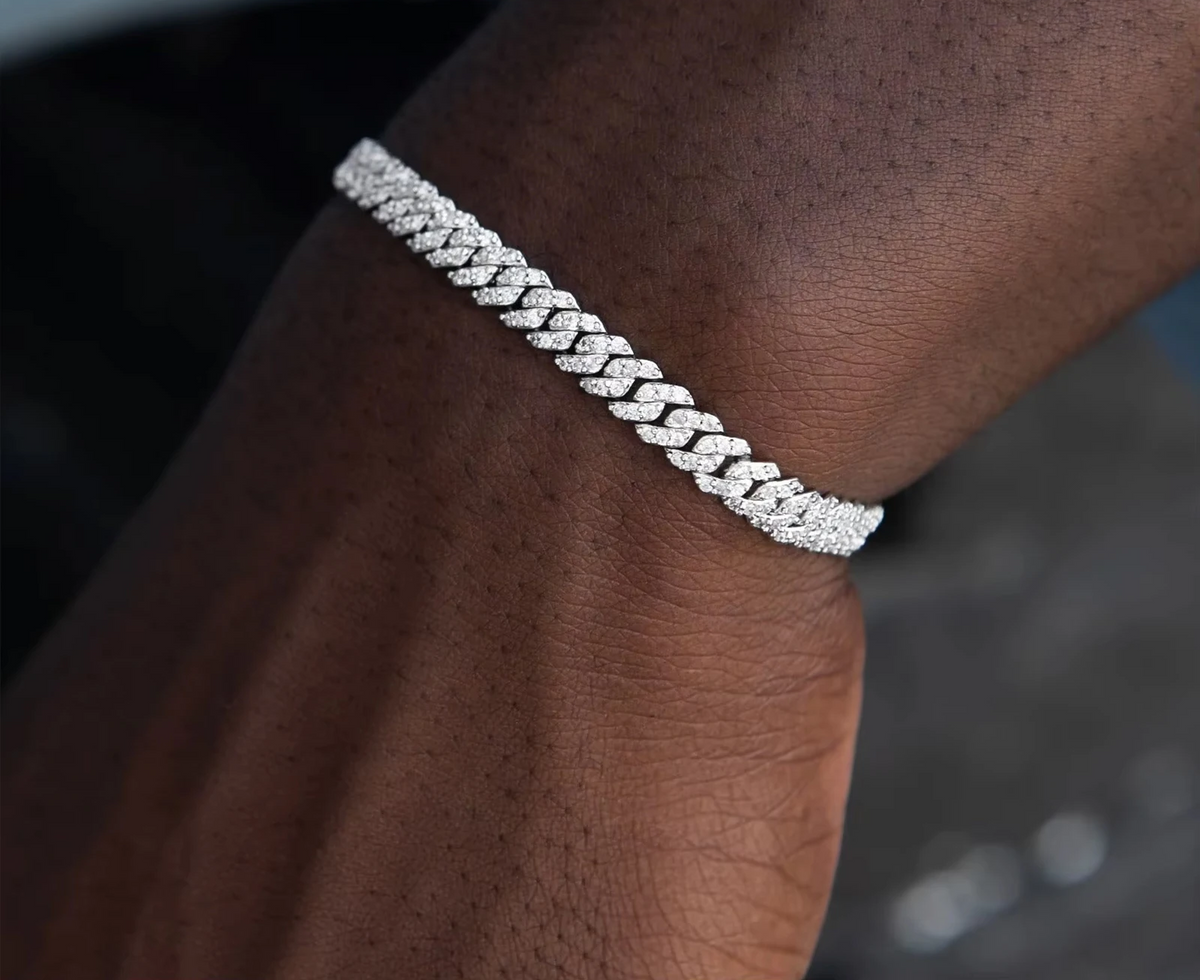 6mm Cuban Link Bracelet with VVS1 Moissanite in 925 Sterling Silver